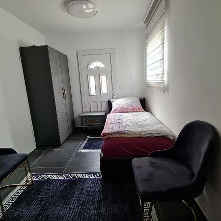 Roggendorf Zimmervermietung 쾰른 외부 사진